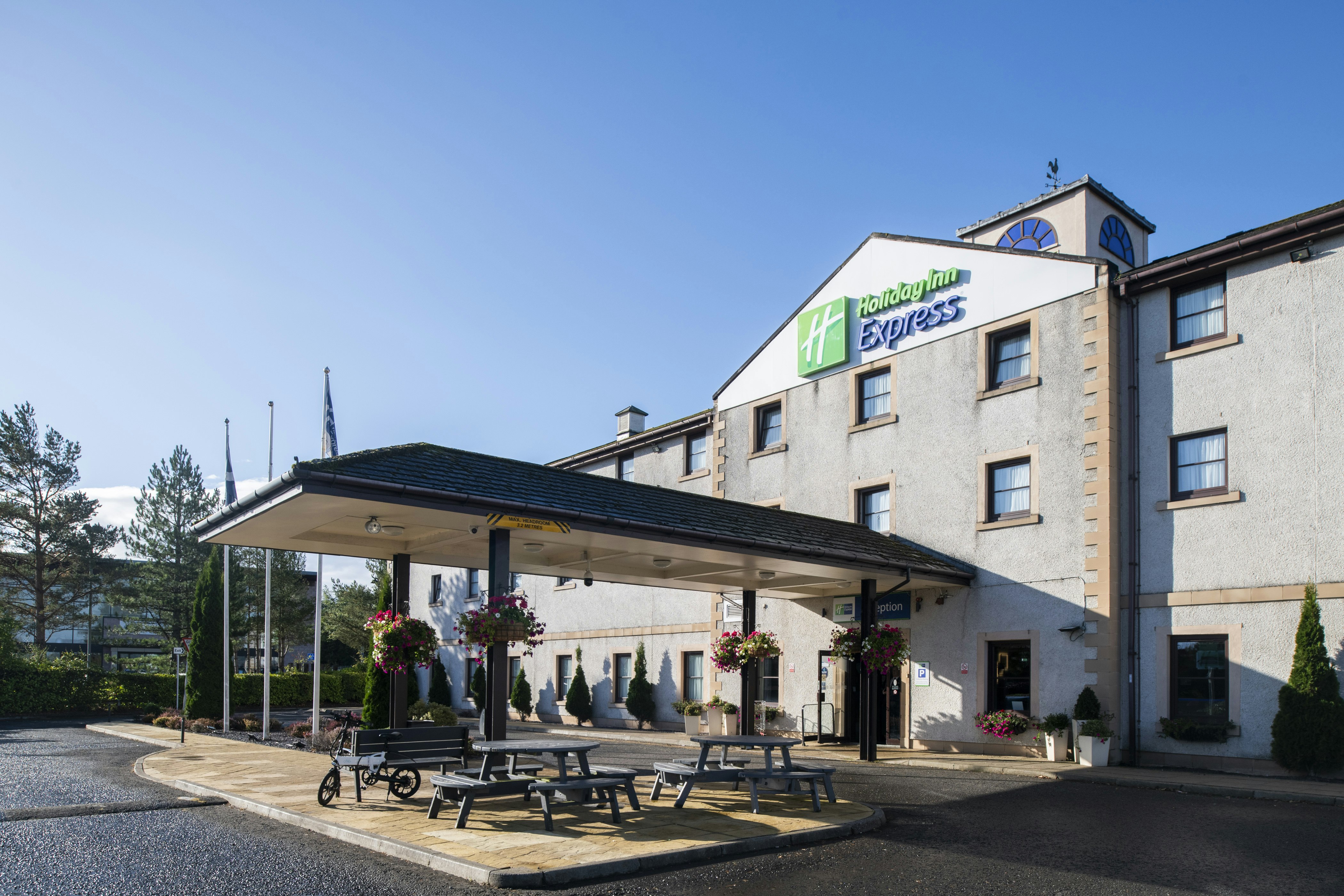 Holiday Inn Express Perth 69/72