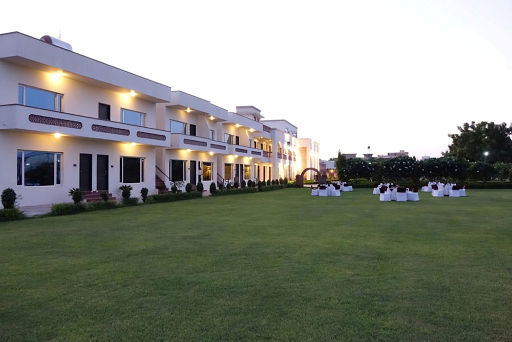 AMARGARH RESORT 61/66