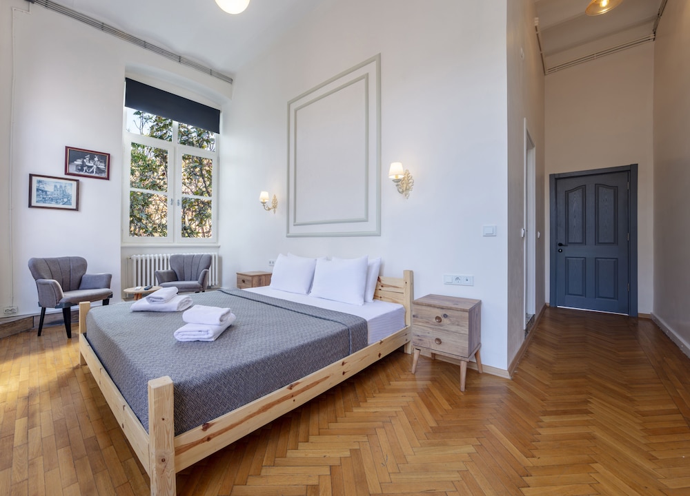 Cezayir Rooms 17/60