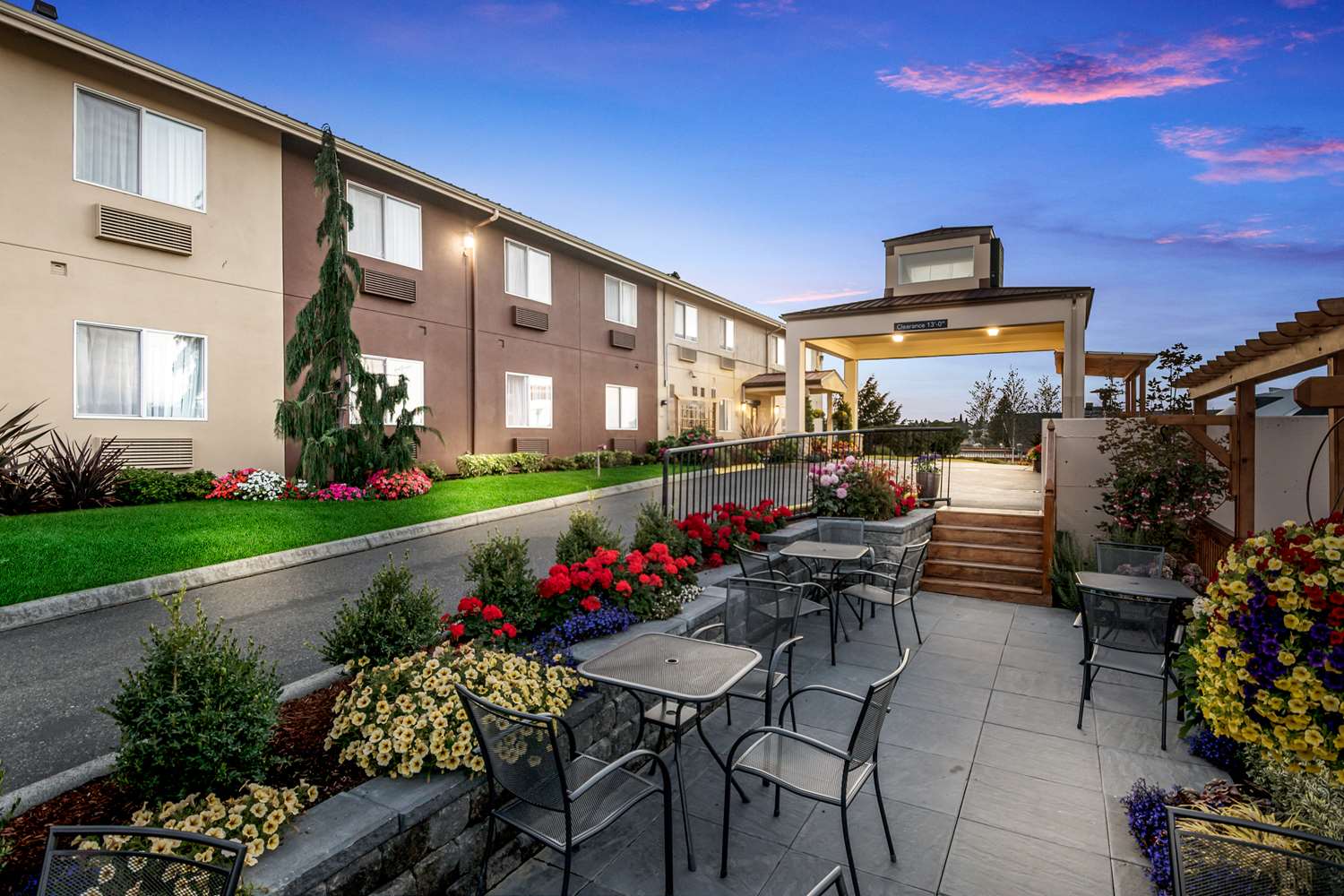 Red Lion Inn & Suites Sequim 22/22