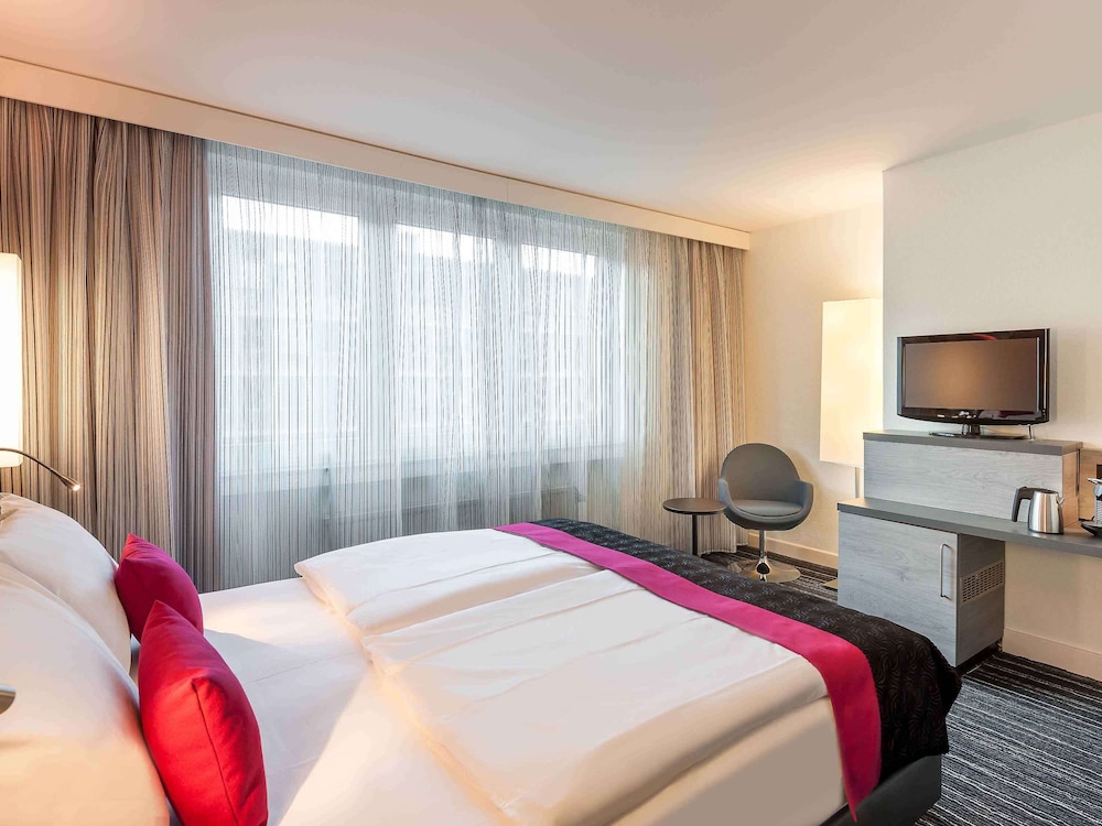 PRIVILEGE, DOUBLE BED