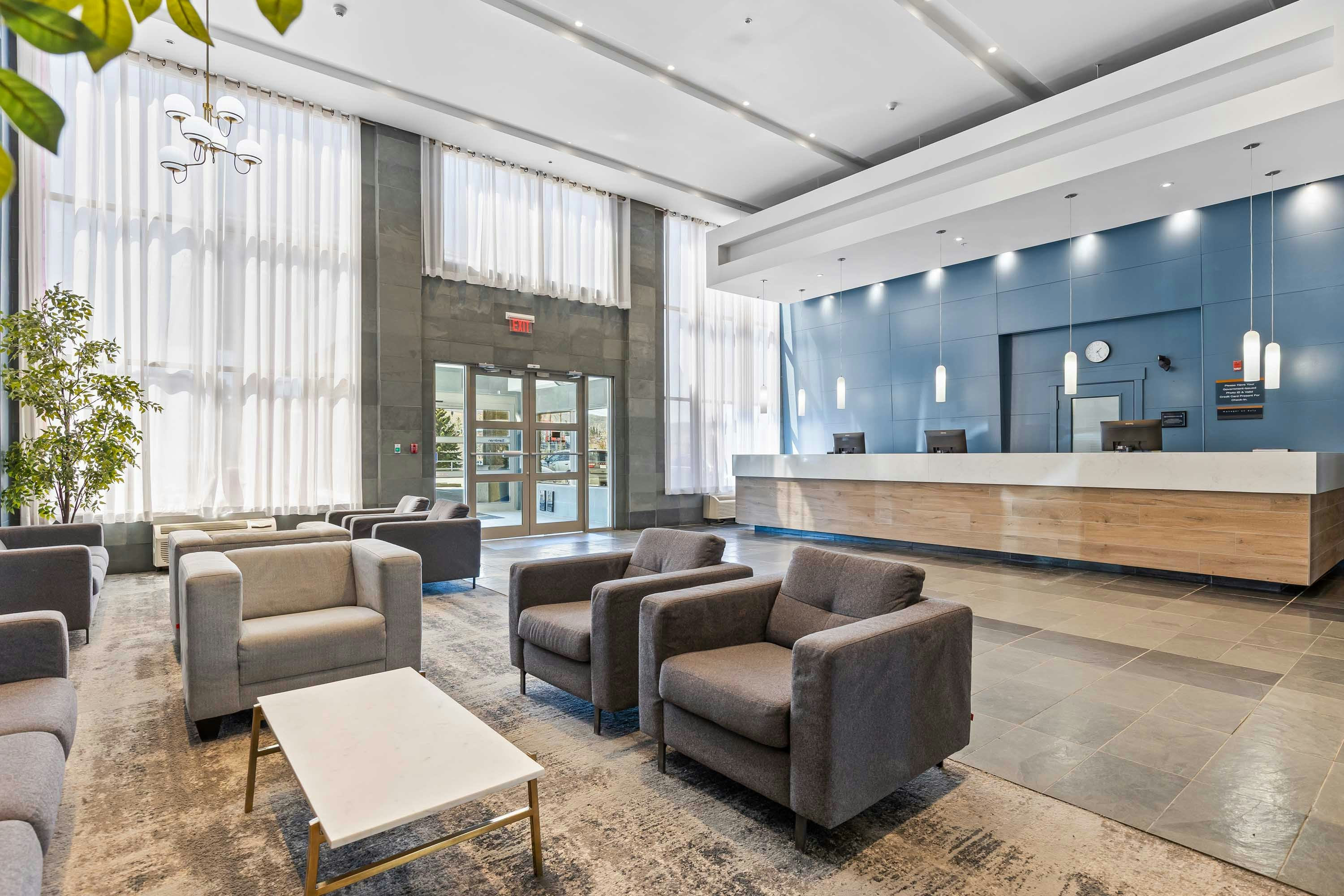 Sandman Hotel and Suites Calgary West 43/67
