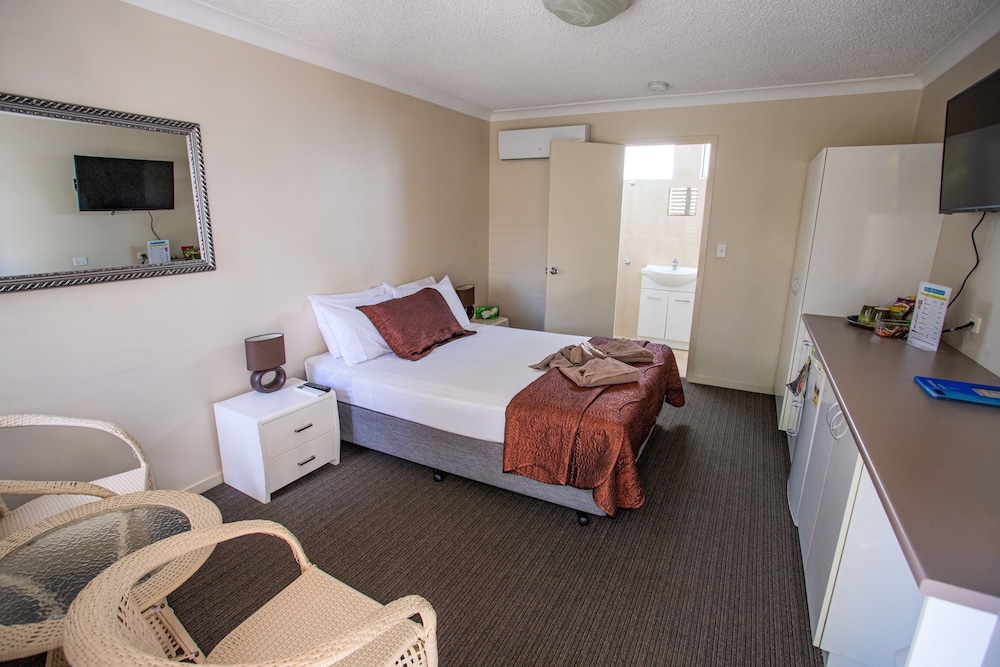 Tropicana Motel 17/50
