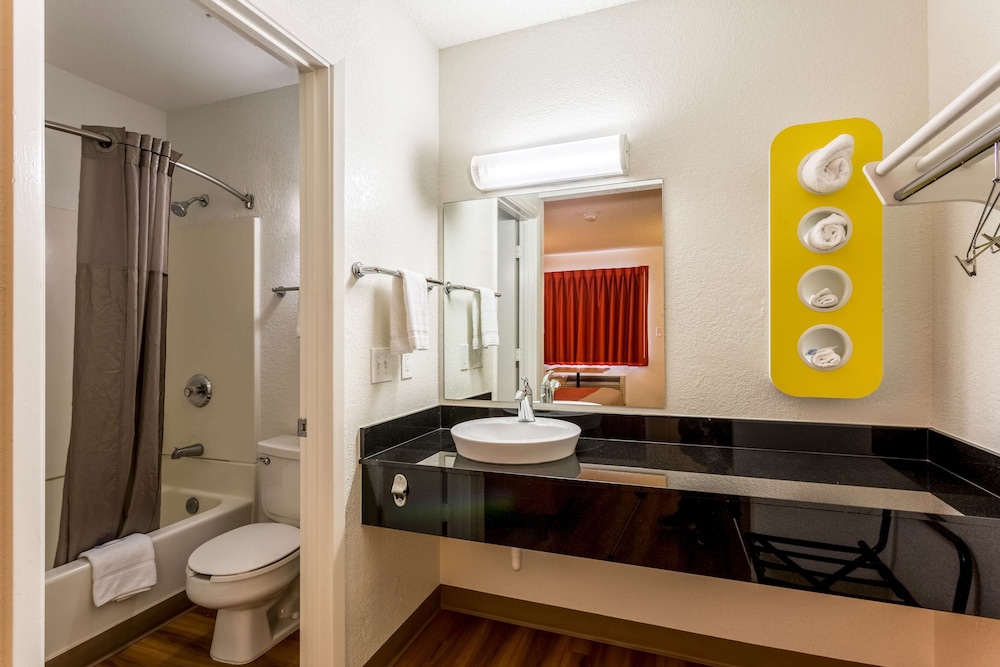 Motel6 Albuquerque, NM - South - Airport 10/33
