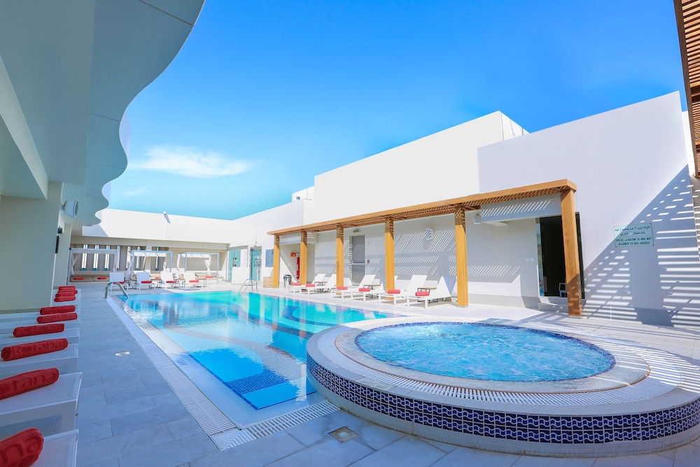 swimming pool spa