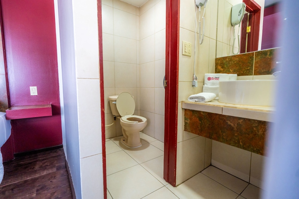 CAPITAL O Hotel Rose, Ensenada 39/48