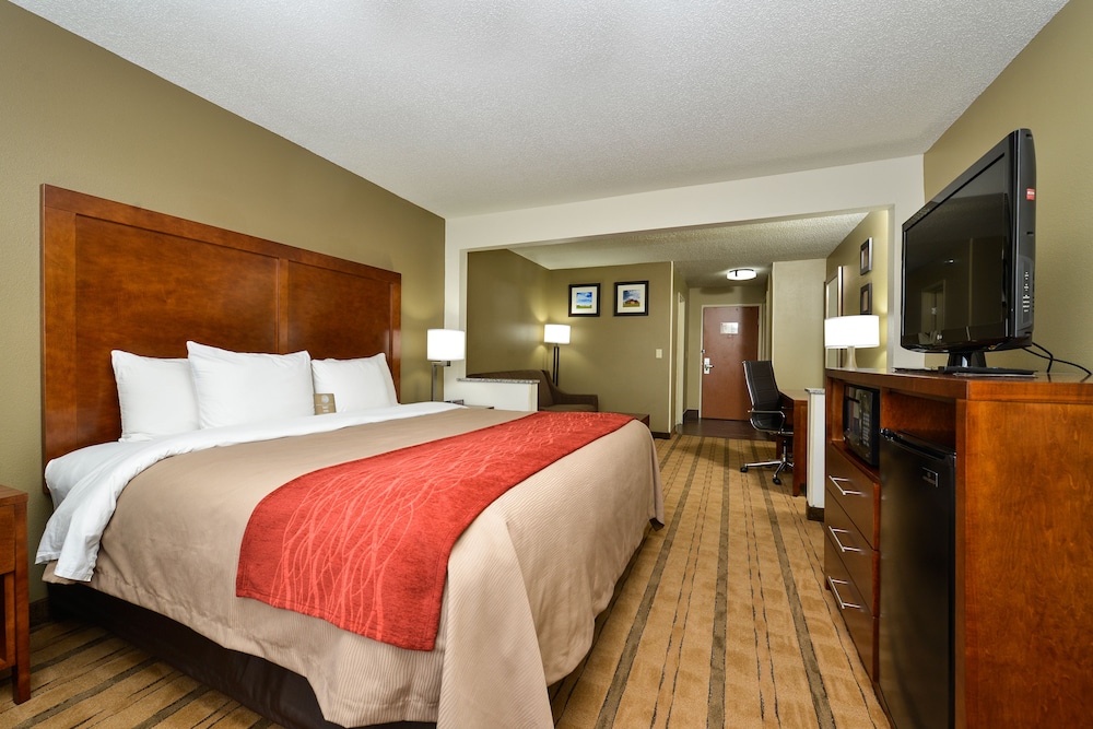 Comfort Inn and Suites Coralville 15/49