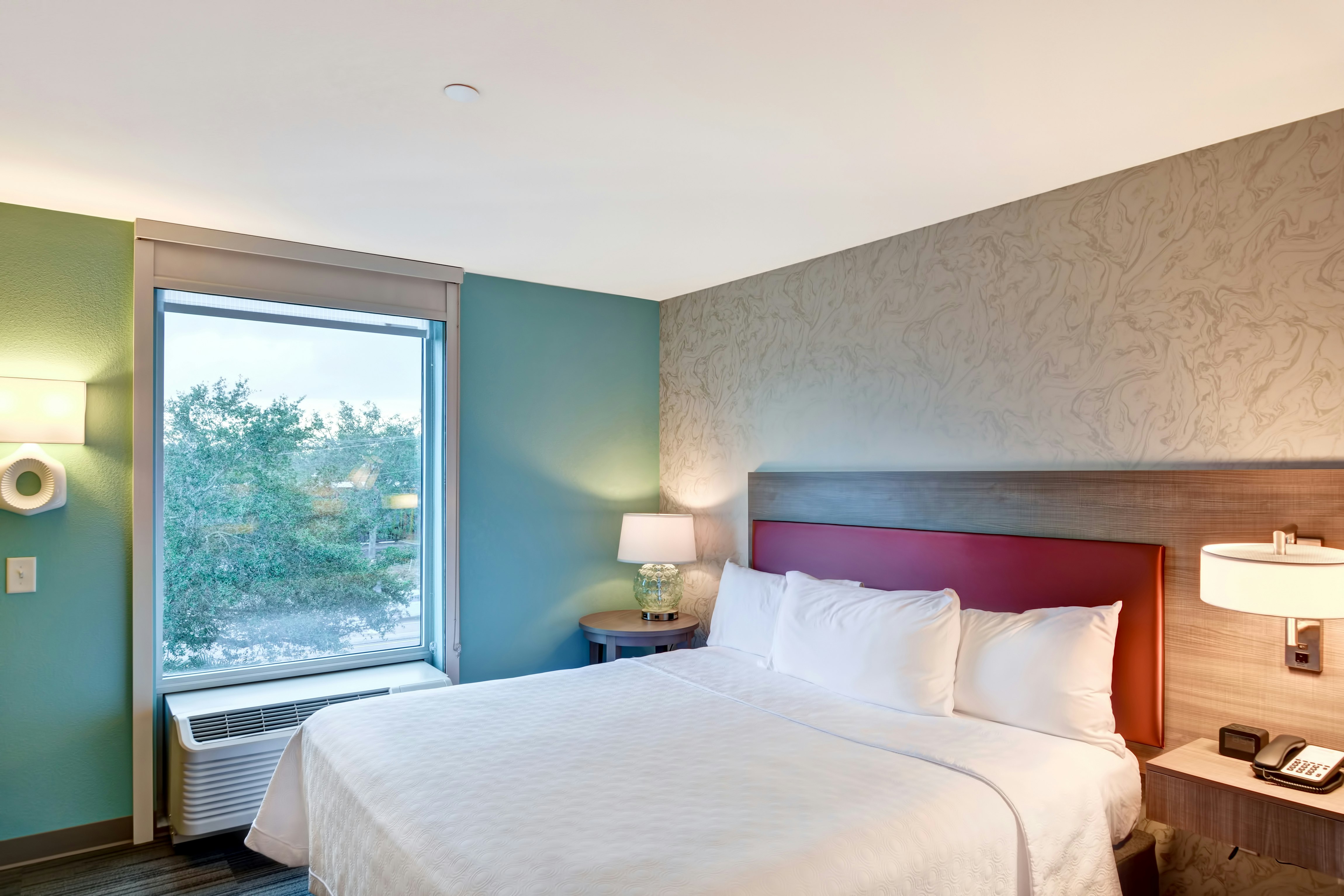 1 BEDROOM, SUITE, KING BED