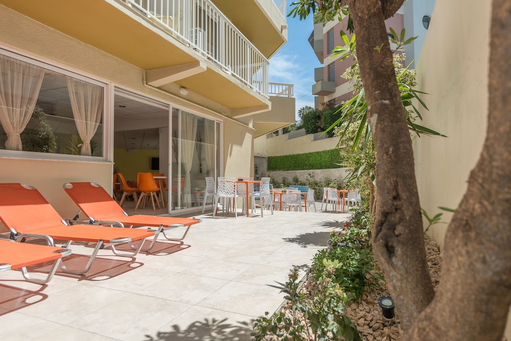 Majestic Hotel Adults Only 23/24