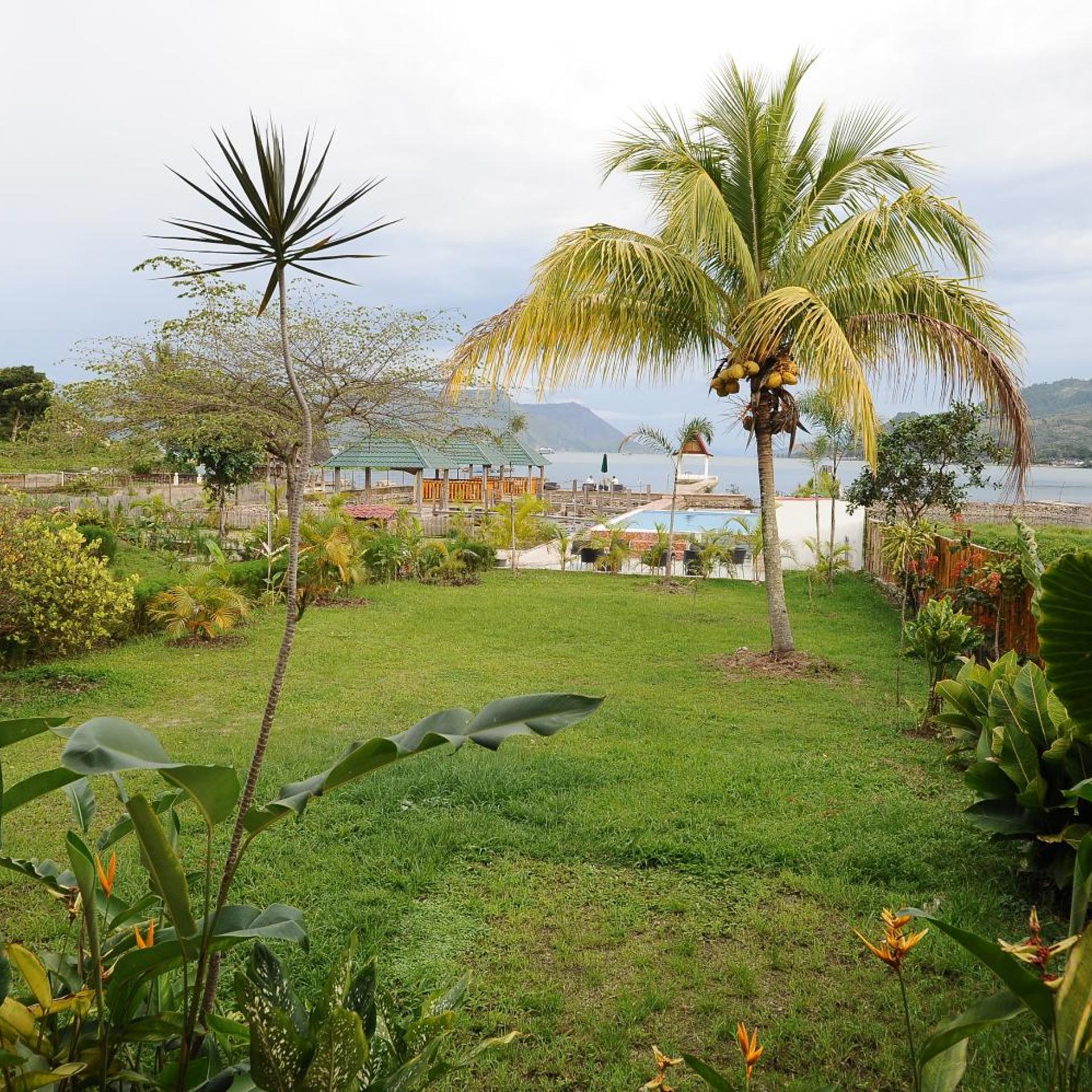 Toba Village Inn 51/59