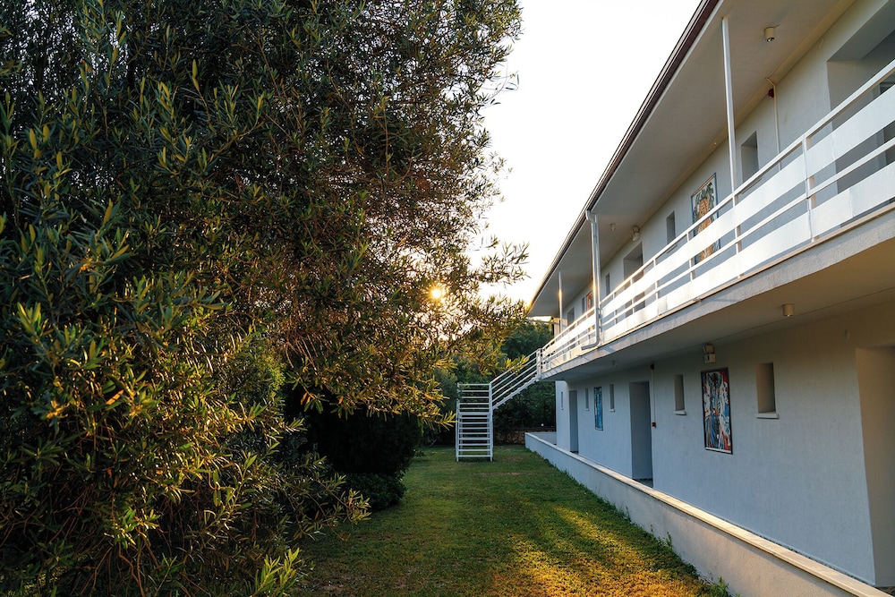 Palm Beach Otel 4/50