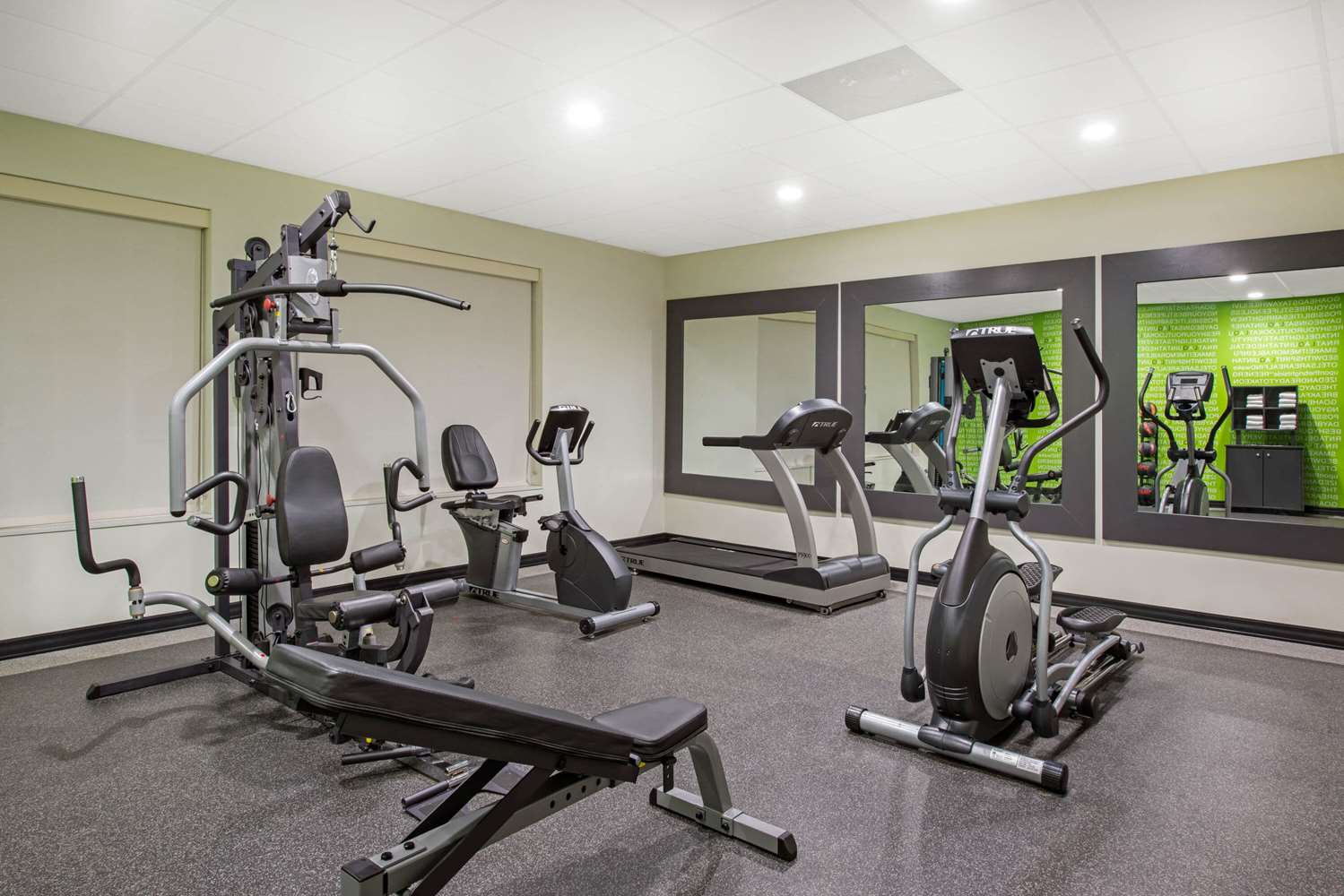 La Quinta Inn And Suites By Wyndham Lake Charles - Westlake 32/45