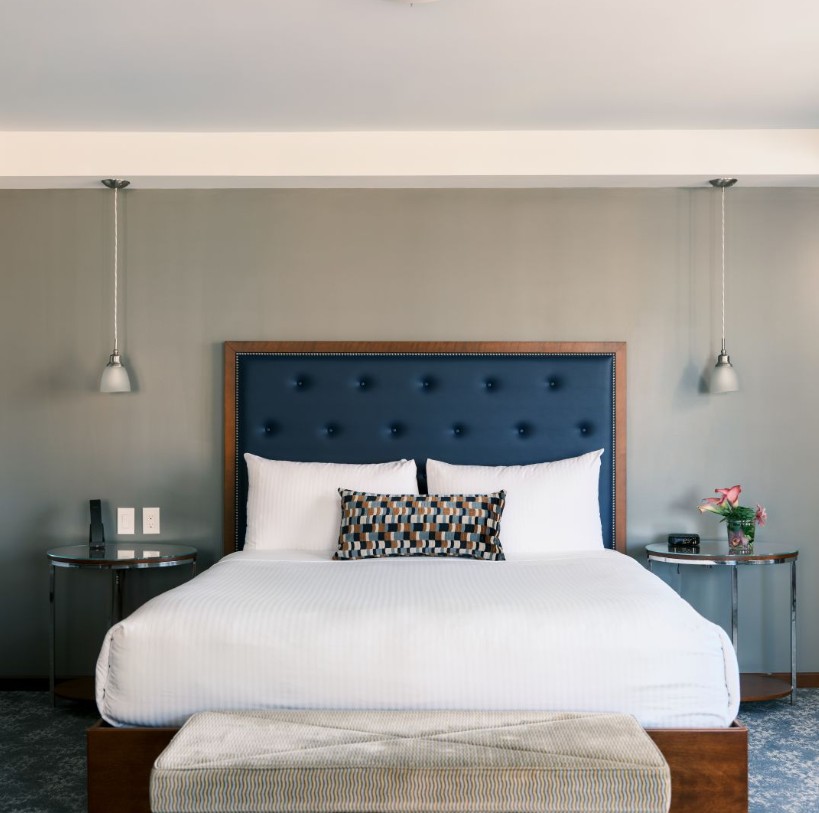 Suite, Balcony