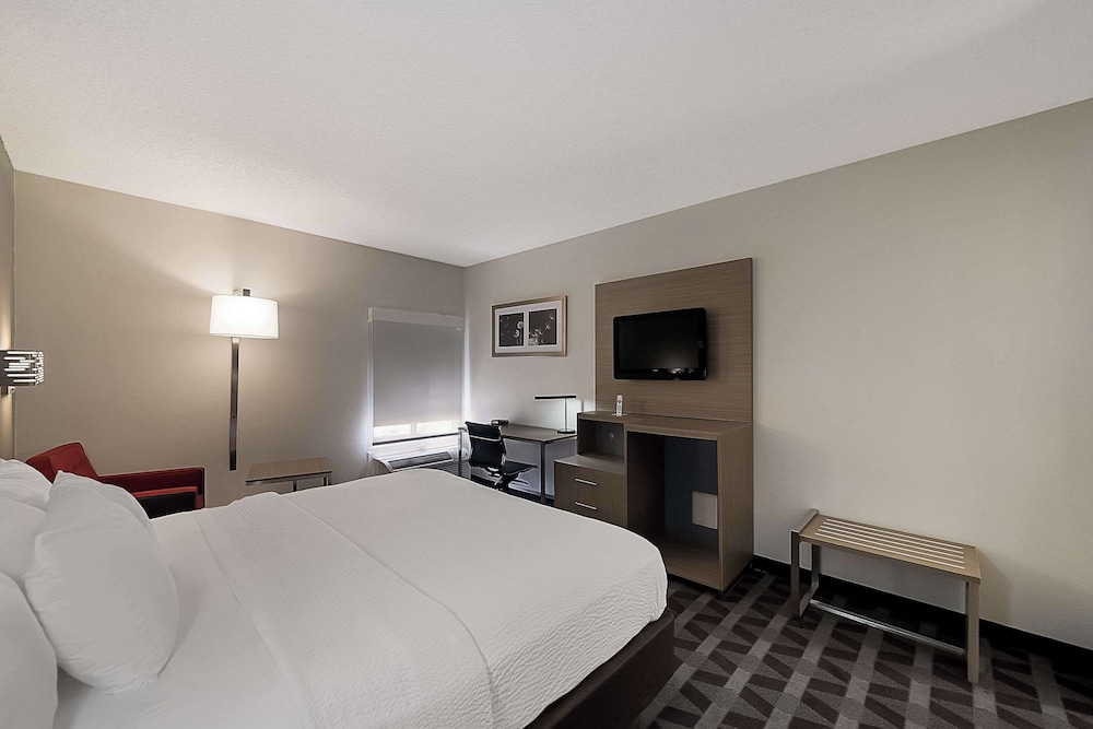 ROOM, KING BED, ACCESSIBLE