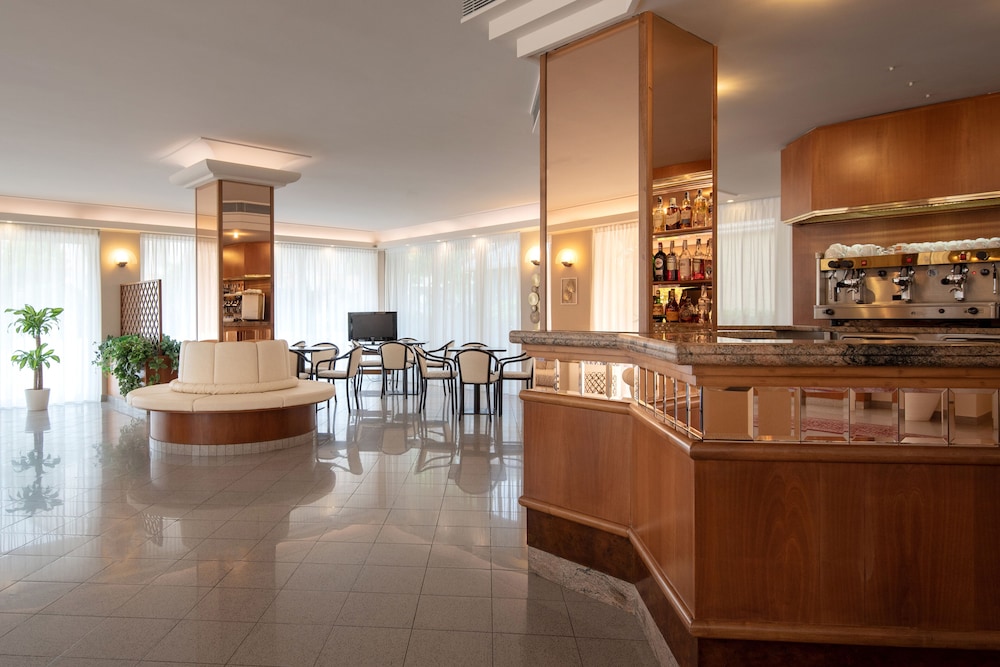 Hotel Tiffany 6/43