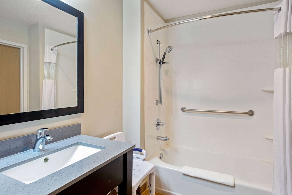 La Quinta Inn & Suites By Wyndham Cedar City 12/25
