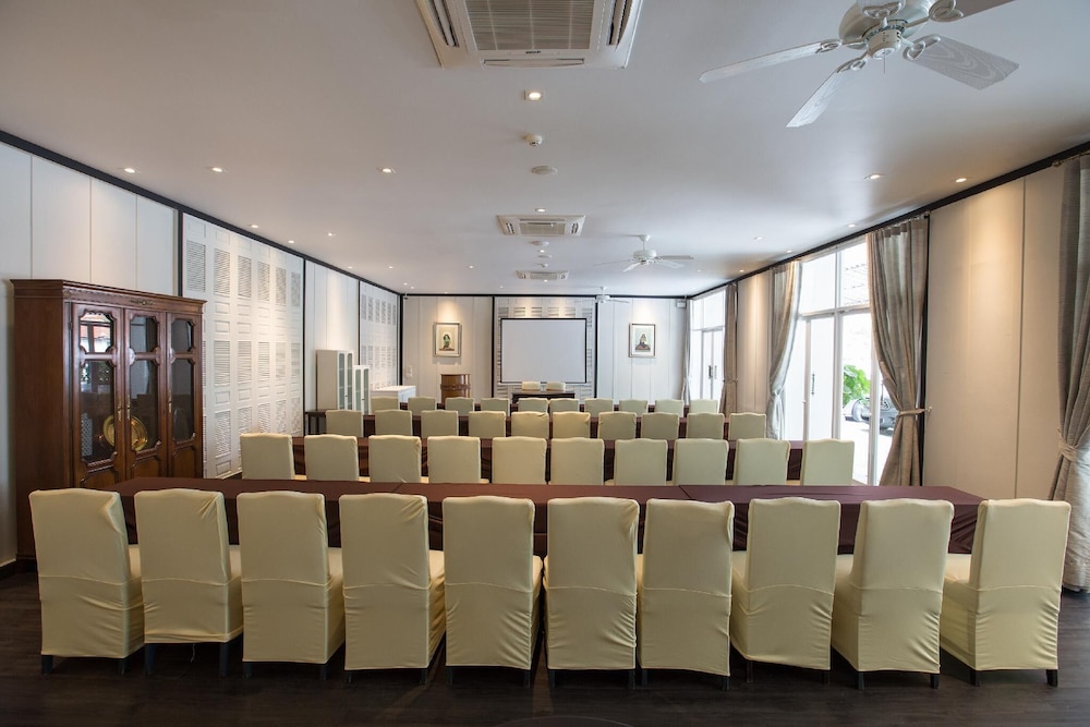 The Raweekanlaya Hotel Bangkok 65/74
