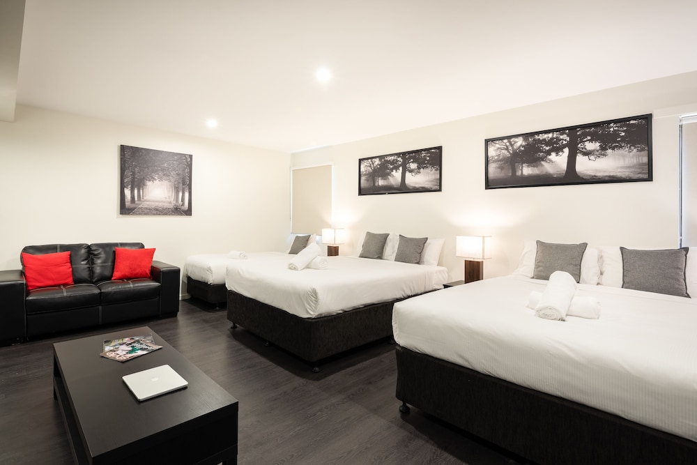 Ascot Budget Inn 32/77