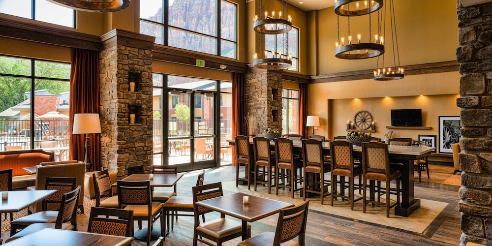 restaurant-cafeteria