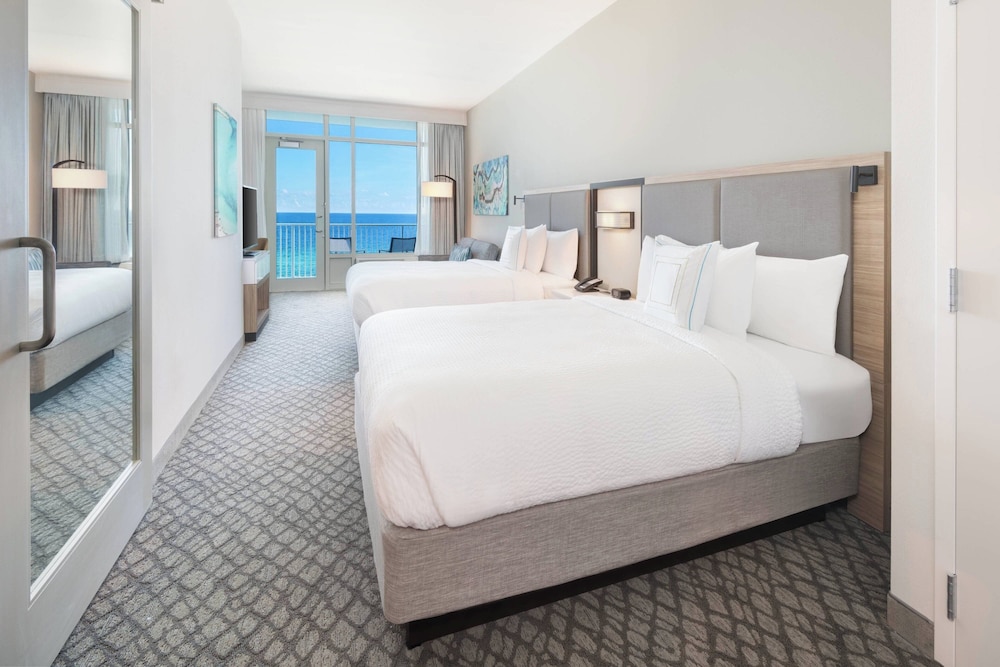 Suite, Bunk Bed, 2 Queen Beds, Beach Front, Sofa