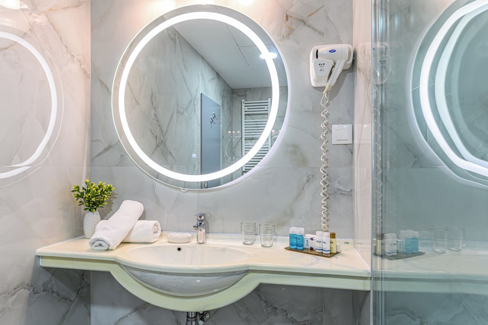 غرفة سوبيريور بسرير كوين بإطلالة على النهر، Vega Hotel 9/9