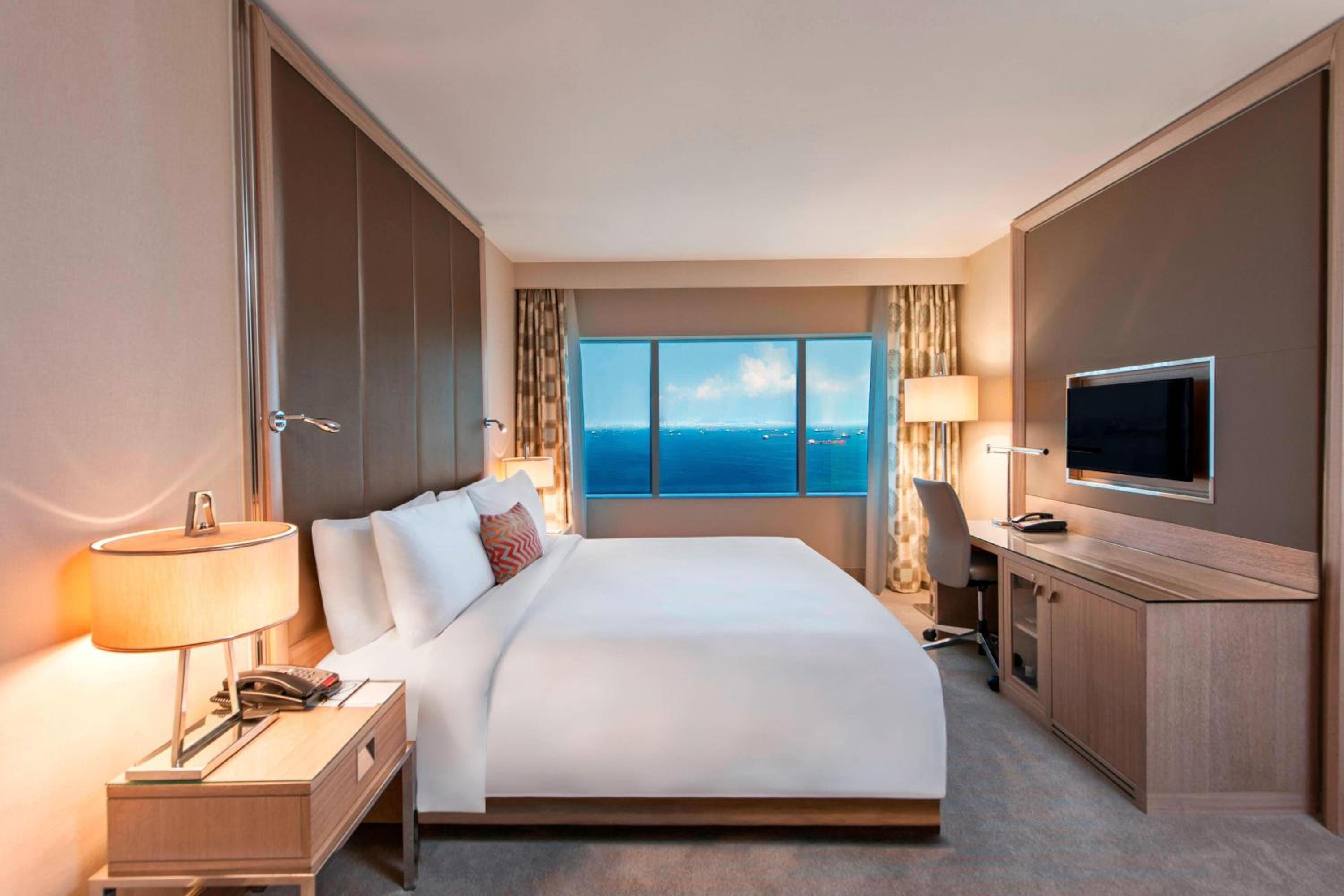 Executive, King Bed, Sea View, Club Lounge Access