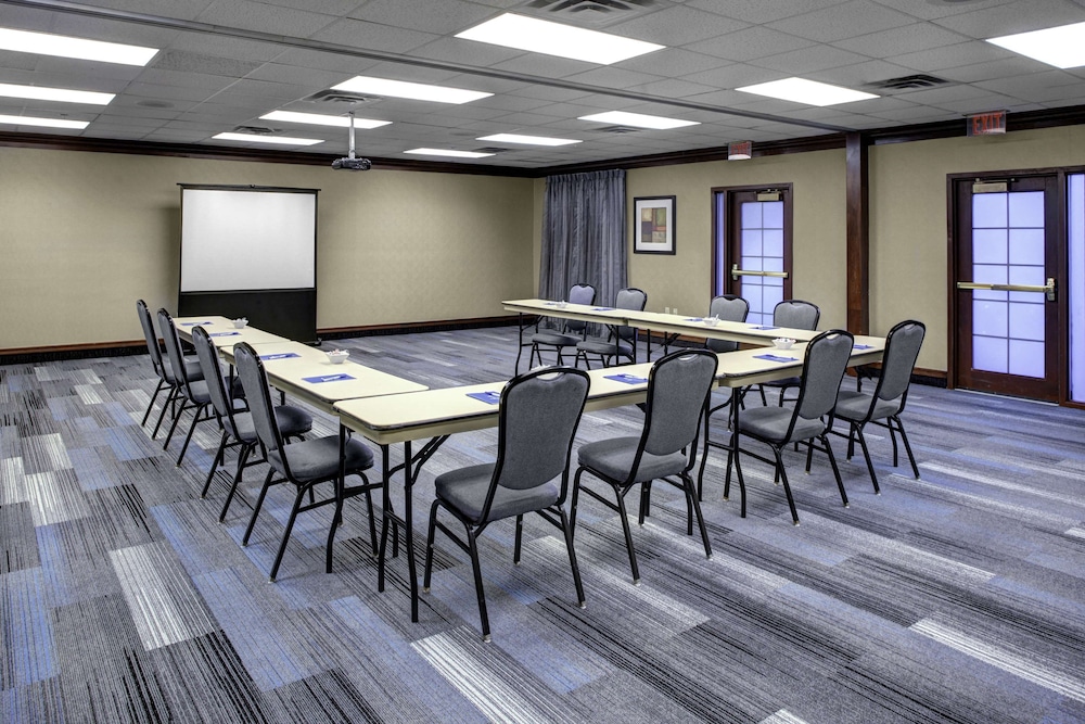 HYATT HOUSE MORRISTOWN 67/77