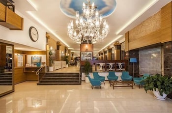 Parador Beach Hotel 6/47