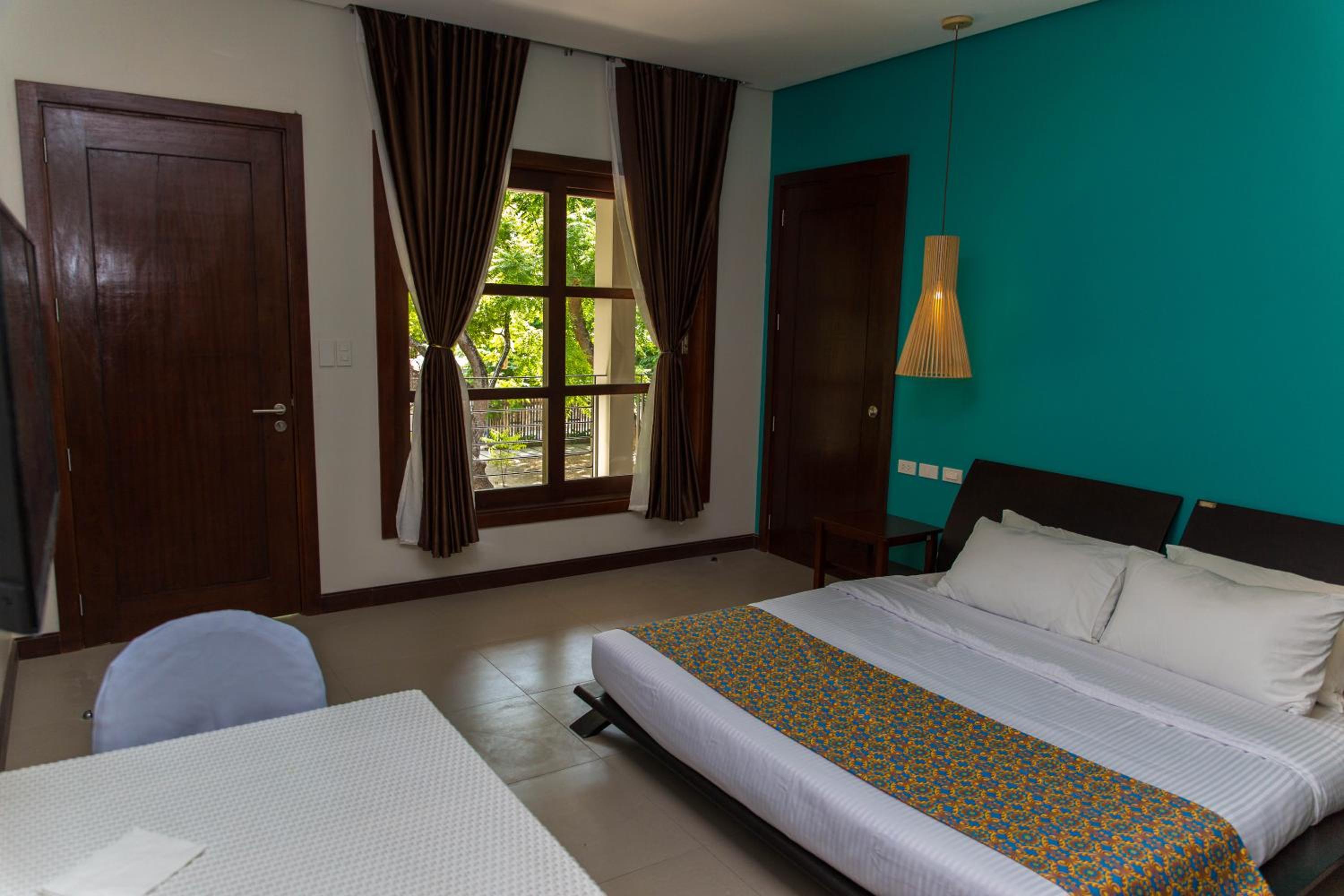 Deluxe, King Bed