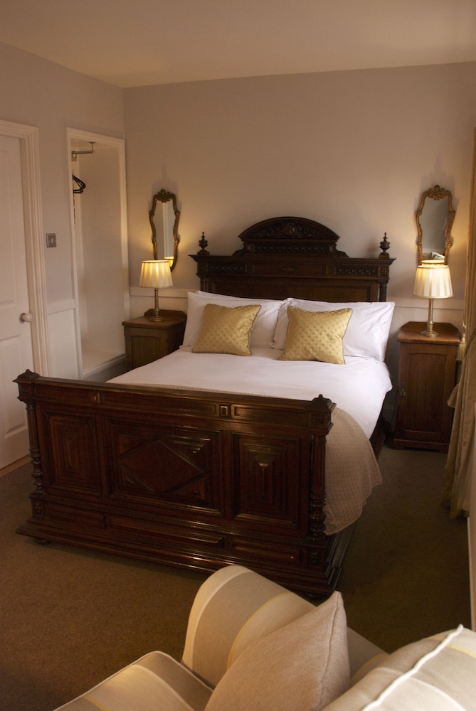 Chantry Hotel 16/40