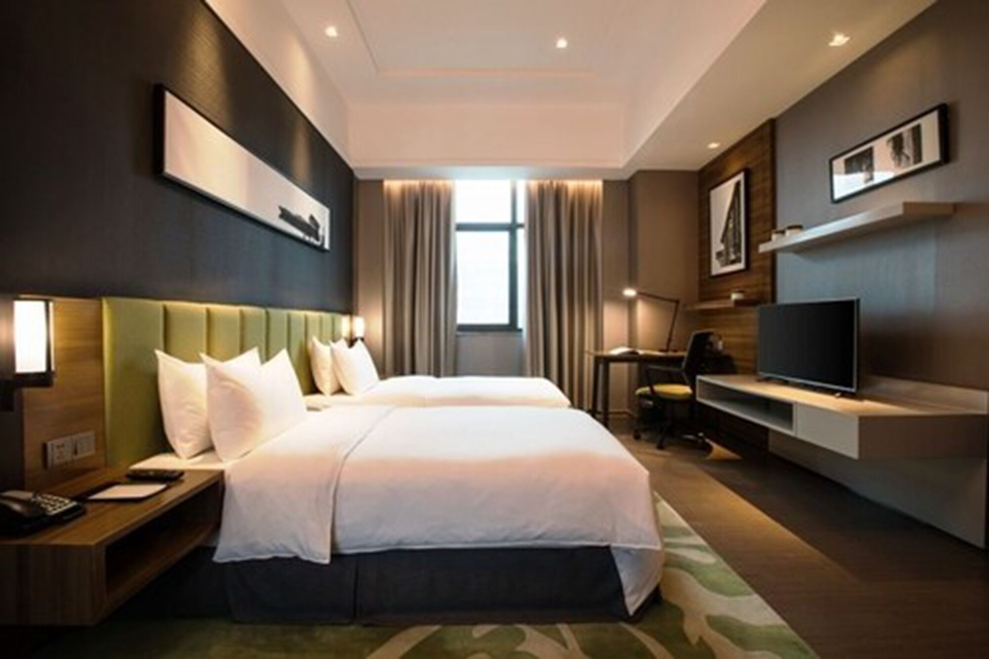 Executive, Twin Beds