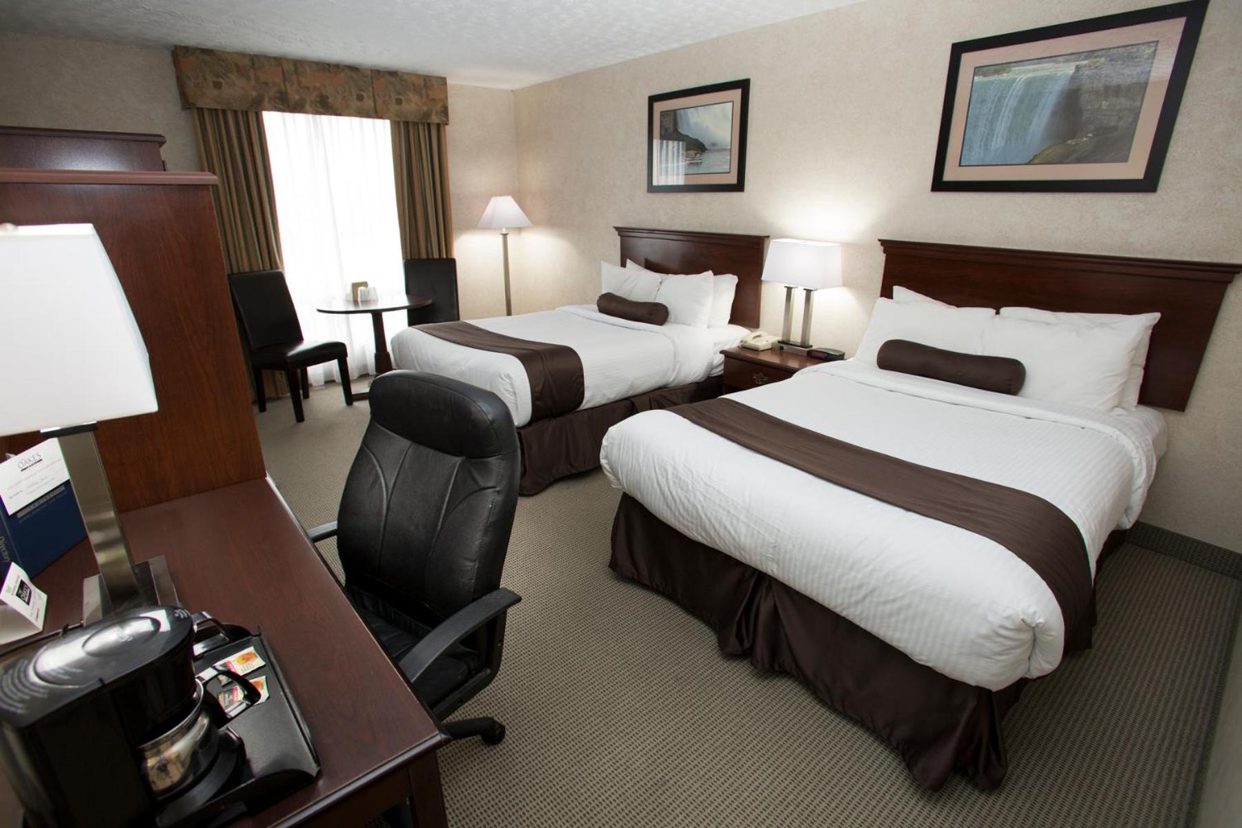 Interior, Courtyard, King Bed, 2 Queen Beds