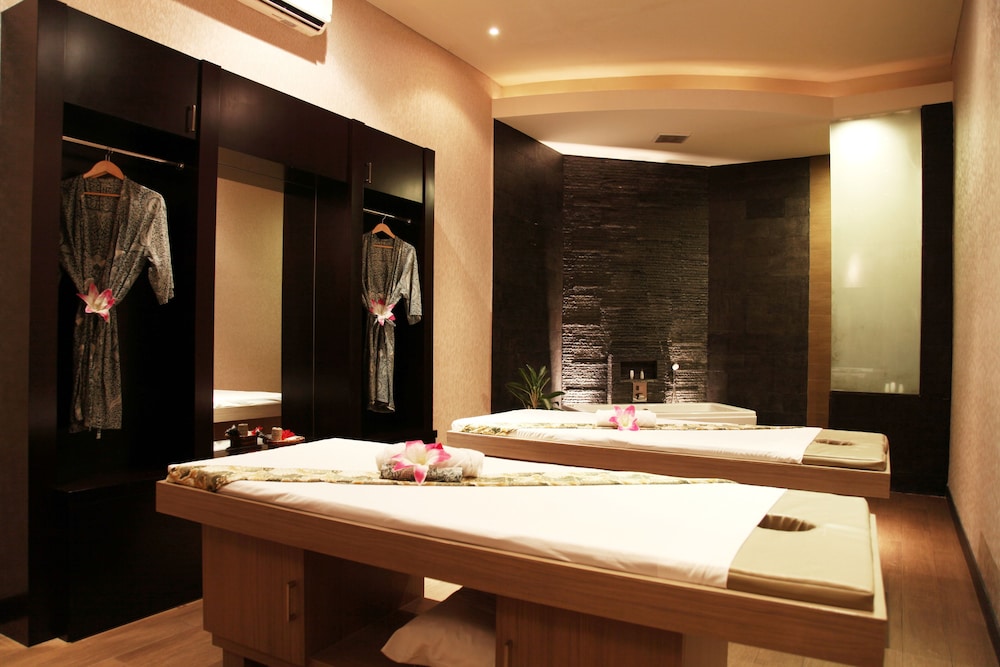 Java Paragon Hotel And Residences 35/76