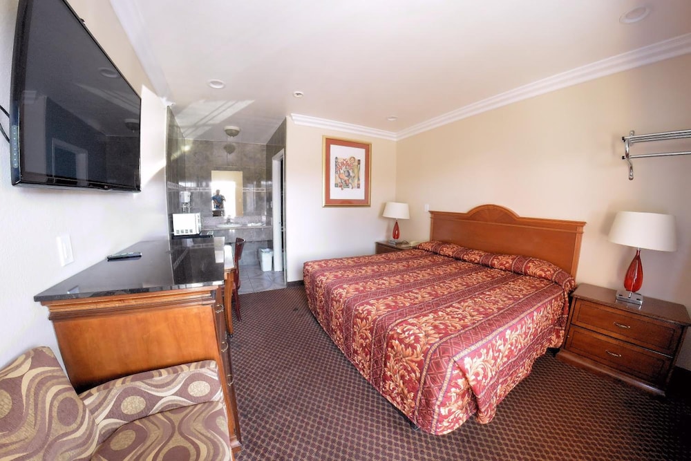 Palace Inn Oxnard 9/43
