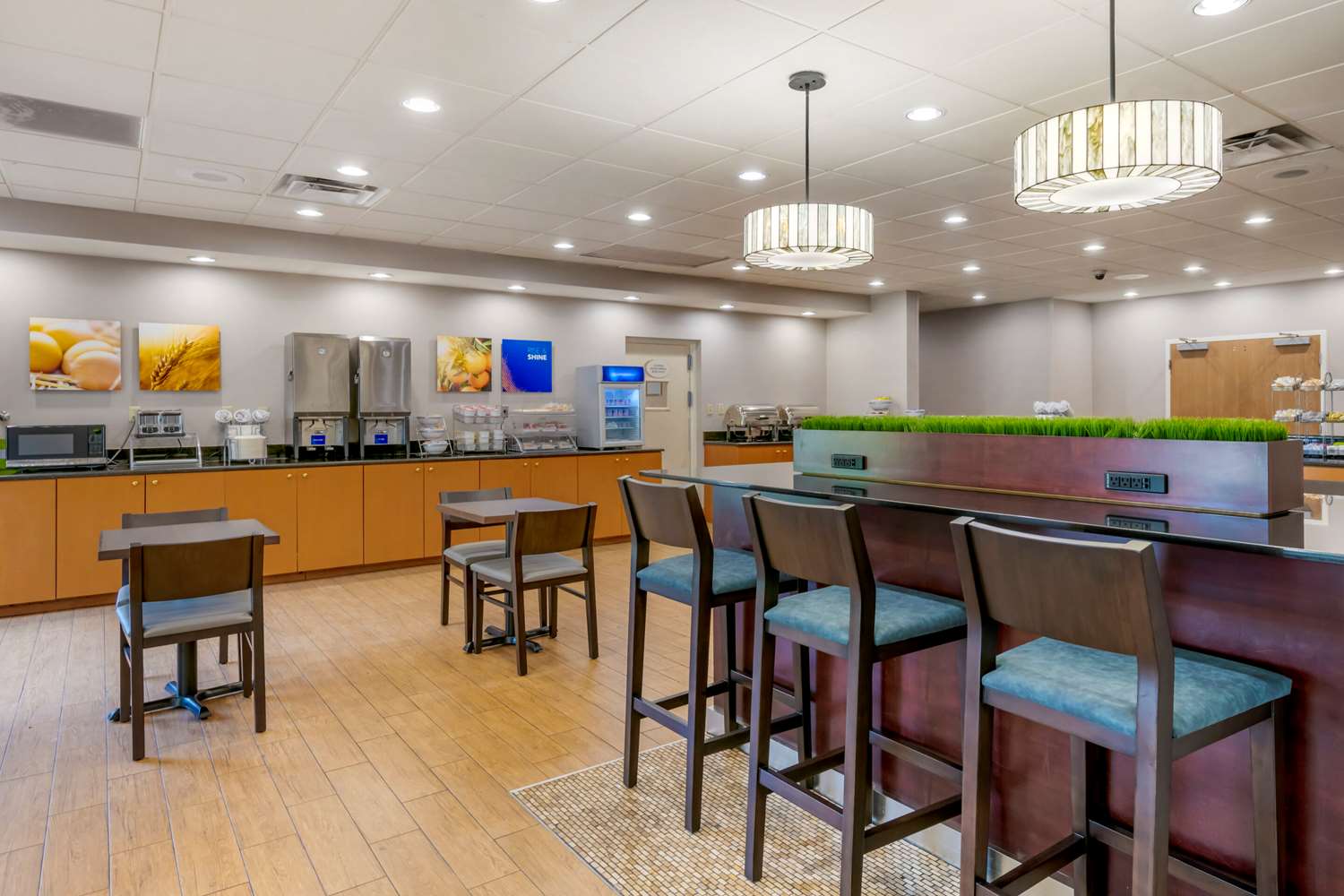 Comfort Suites Near Universal Orlando Resort 19/26