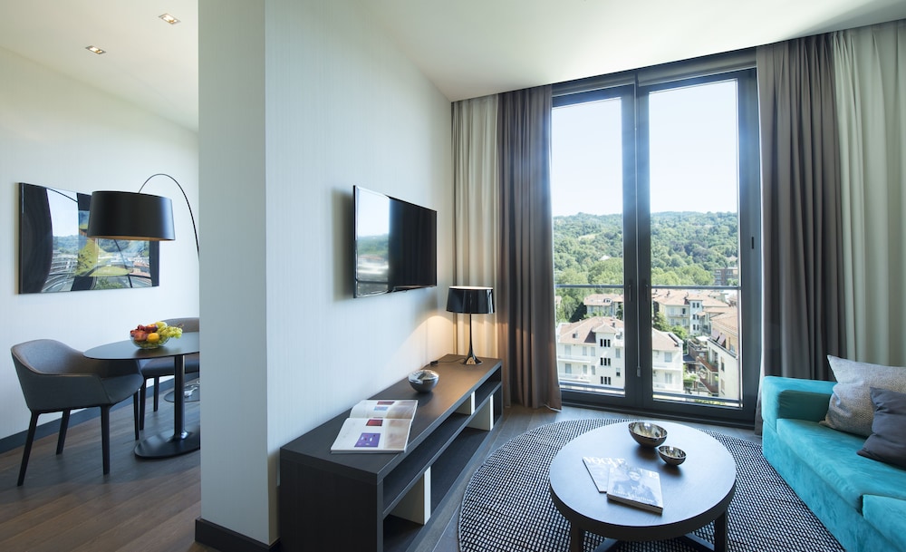 Duparc Contemporary Suites 60/73