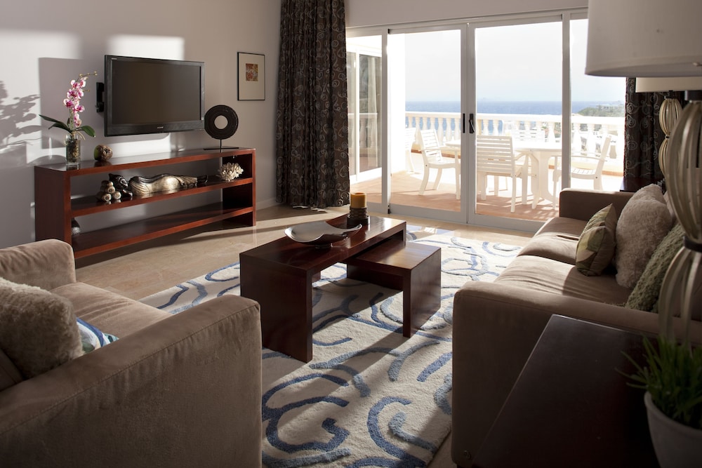 Princess Heights Luxury Boutique Condo Hotel 23/46