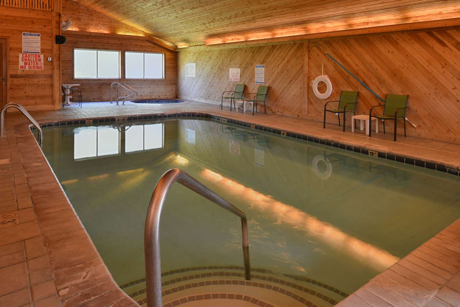 Americas Best Value Inn & Suites Atlantic 15/32