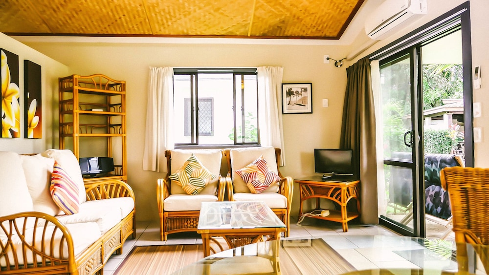 Muri Beach Resort 30/75