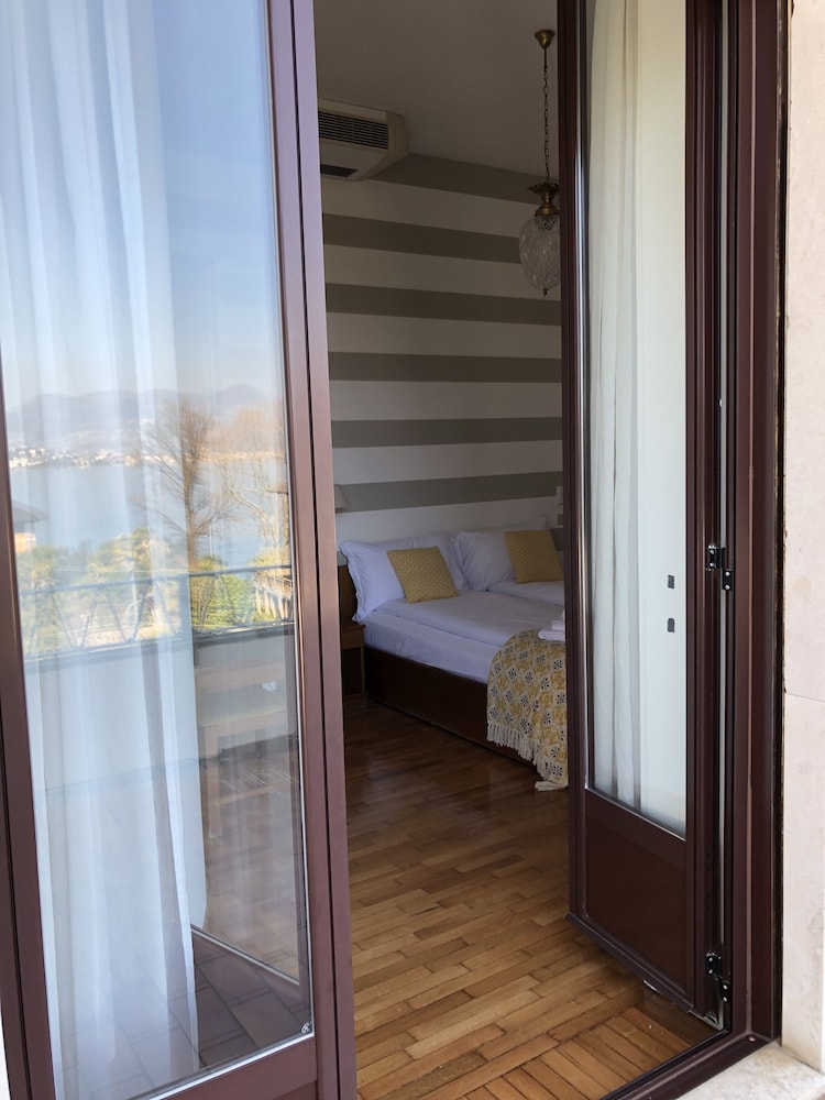 Hotel La Fontana 35/76