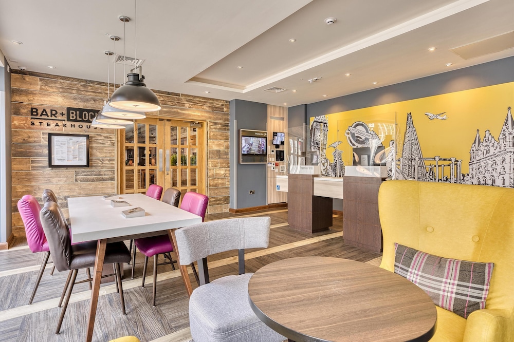 Premier Inn London Hammersmith (Shepherds Bush Road) 37/47