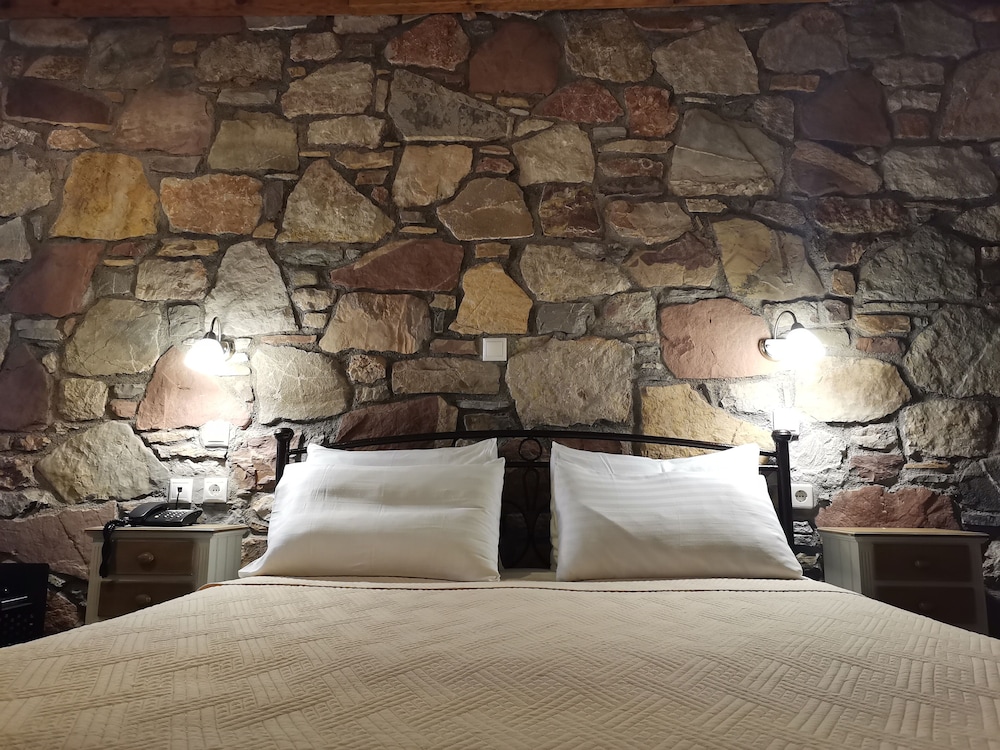 Hotel Ataviros 21/30