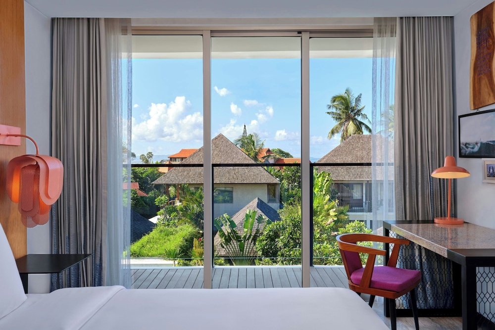 غرفة بسرير كينج بإطلالة على المدينة بشرفة، Aloft Bali Seminyak 5/6