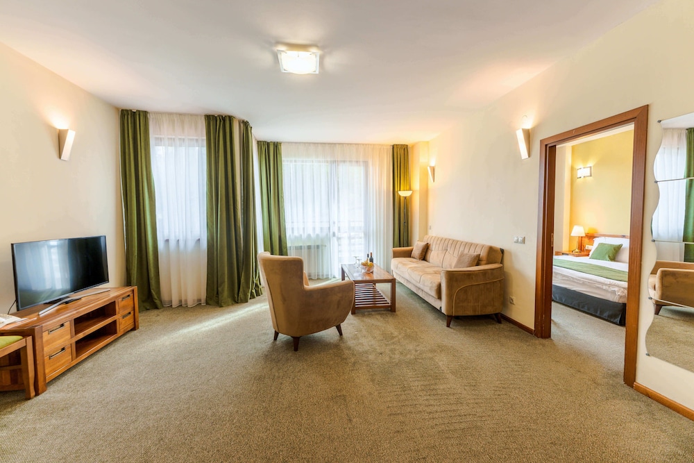 Club Hotel Yanakiev 33/55