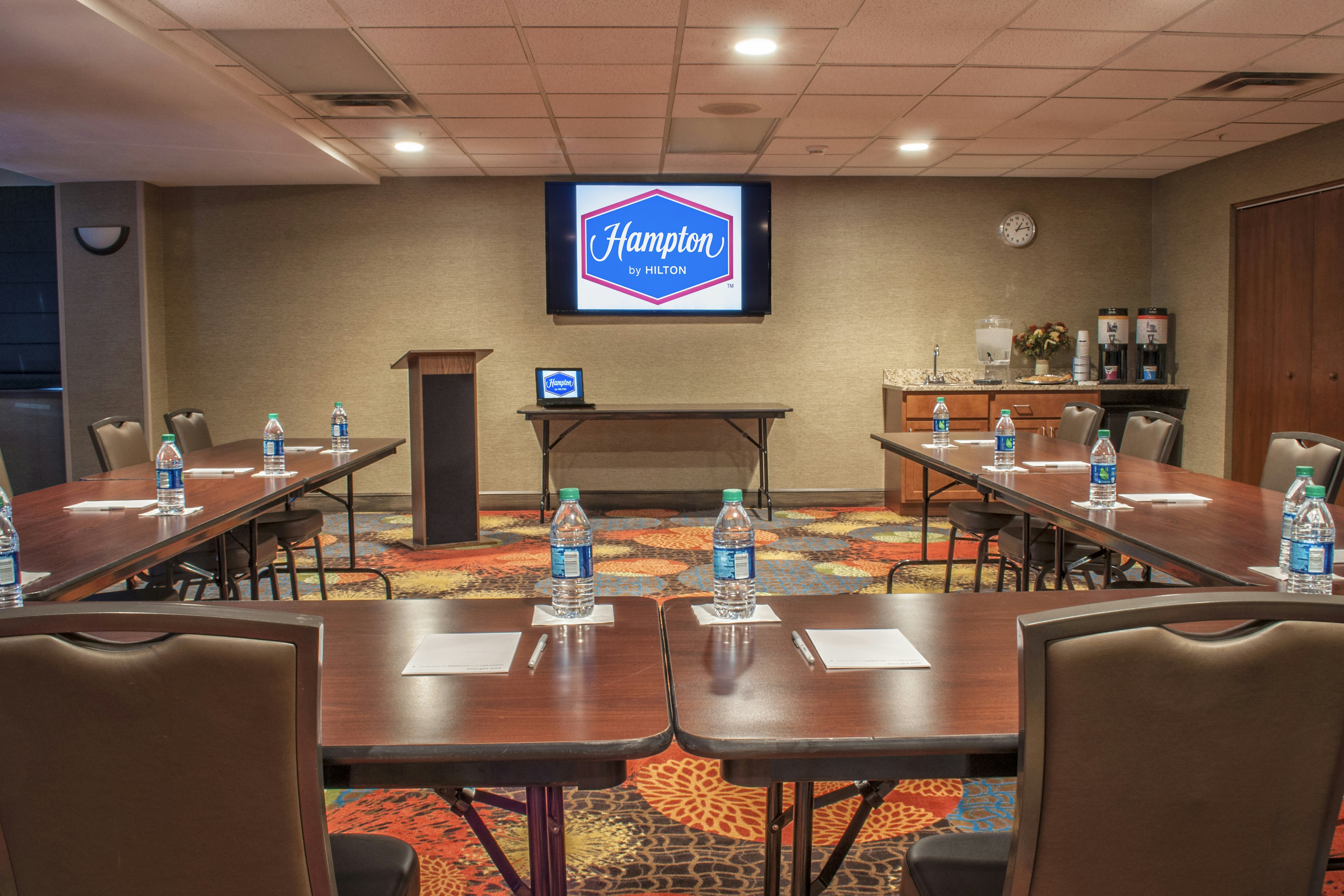 Hampton Inn New Philadelphia 41/44