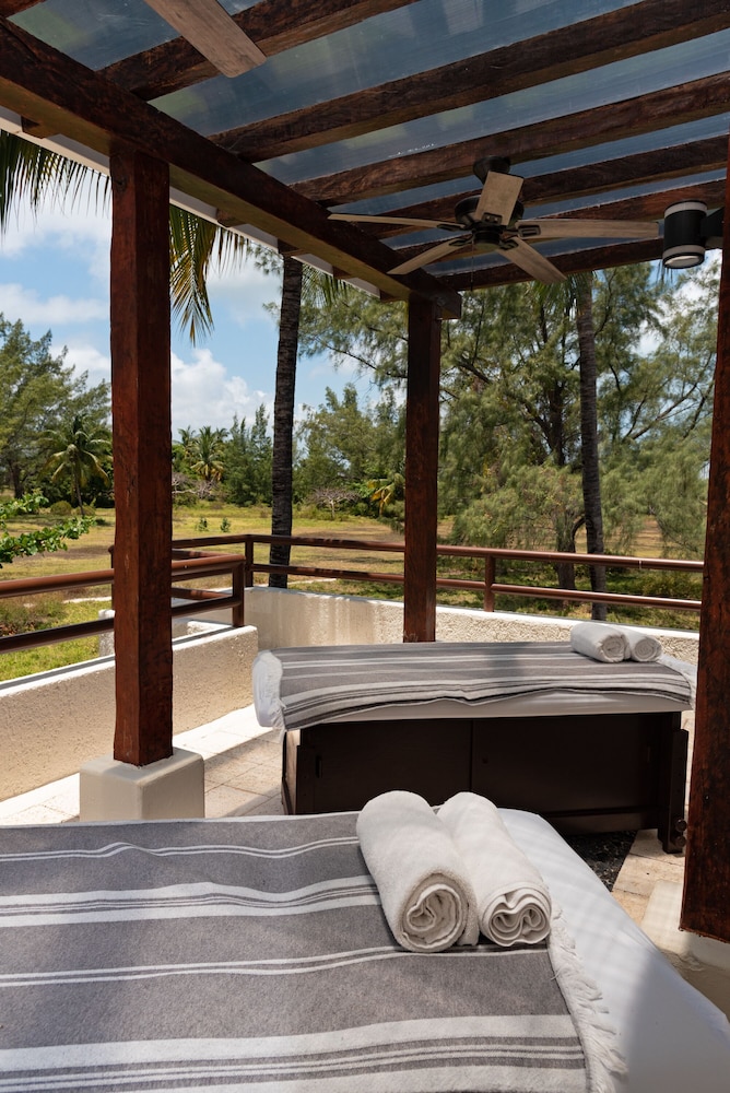 Laguna Suites Golf & Spa 22/50