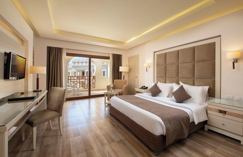 Charmillion Club Resort 8/48