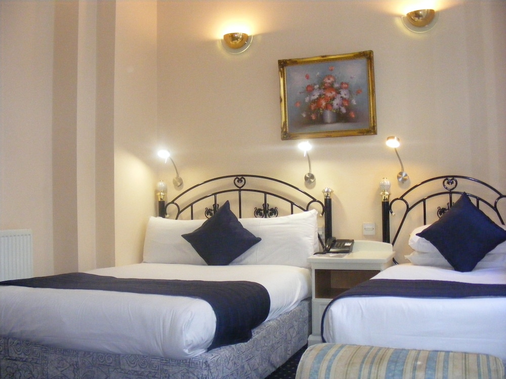 The Mermaid Suite Hotel 8/37
