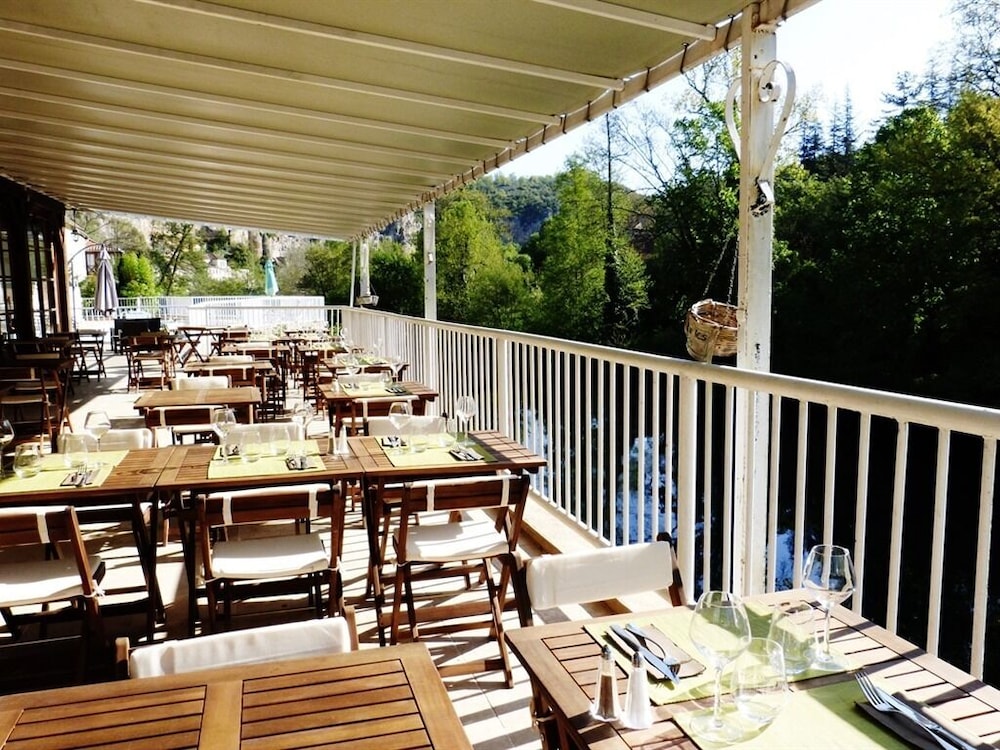 Hotel des Grottes 29/45