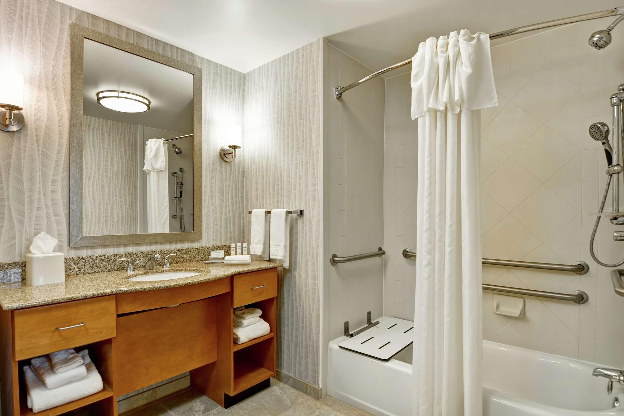 جناح لذوي الإعاقة، Homewood Suites by Hilton Mobile East Bay Daphne 3/4